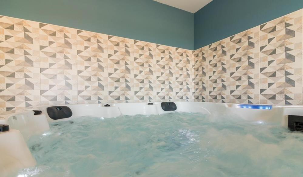 Domaine Le Caprougeat Hotel Daux Bagian luar foto